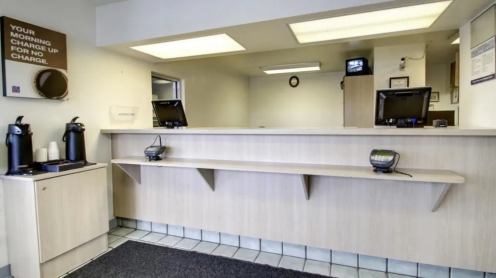 Motel 6 Manhattan Kansas