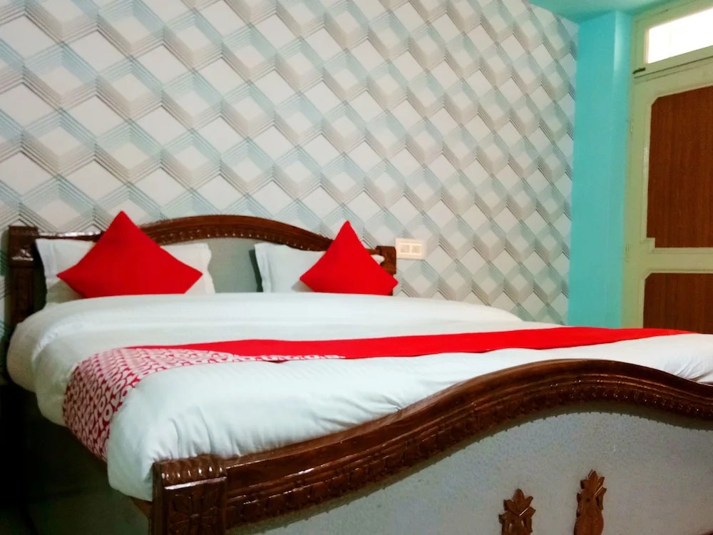 OYO 14349 Hotel HMG