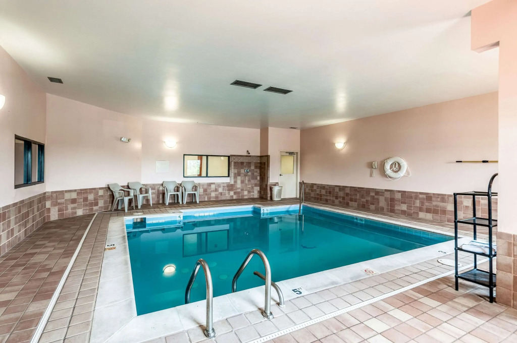 Econo Lodge Inn & Suites Middletown - Winchester South
