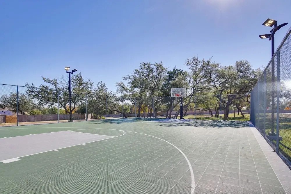 4 Mi to TPC San Antonio: Cozy Getaway w/ Deck