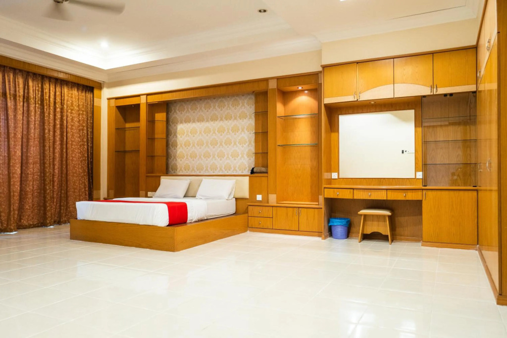 MK Homestay Wakaf Che Yeh with bathtub - Max 14 Pax