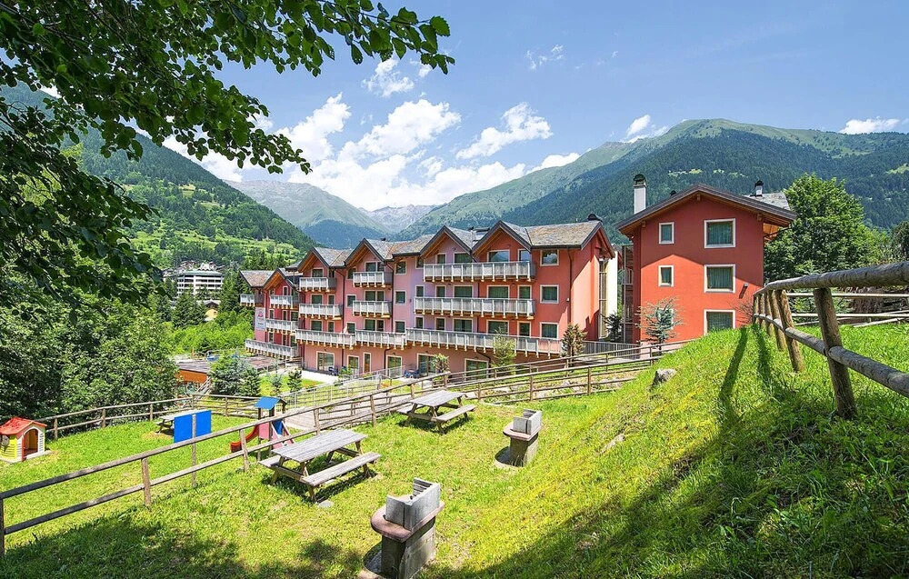 Beautiful Apartment in Ponte di Legno With 1 Bedrooms and Wifi