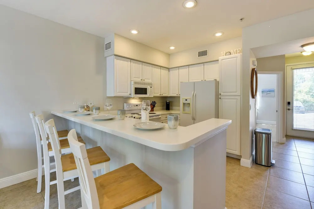 Santa Rosa Beach Condo w/ Patio < 1 Mi to Beach!