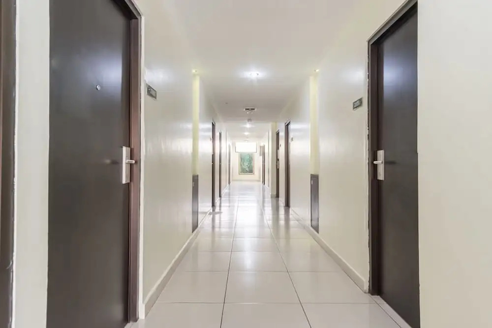 RedDoorz Plus near Cambridge City Square 2 Medan