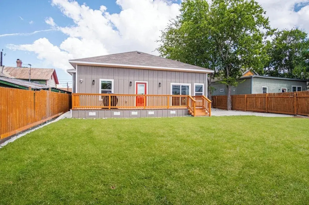 Seize the Moment! 4br/3ba Gem w/ Downtown Views!