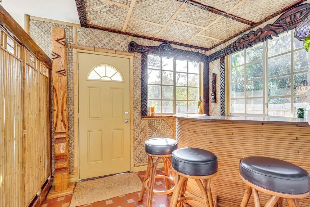 3 Mi to Dtwn: Tampa Cottage w/ Fire Pit!