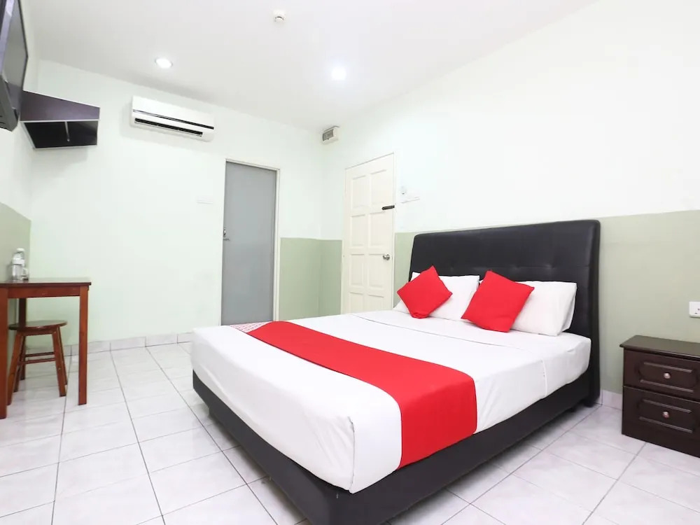 Kb 7 Days Hotel By OYO Rooms