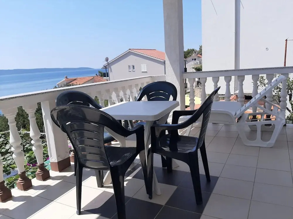 Comfy Holiday Home in Okrug Gornji near Trogir Center