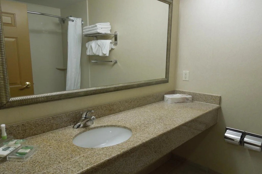 Queens County Inn and Suites Long Island City