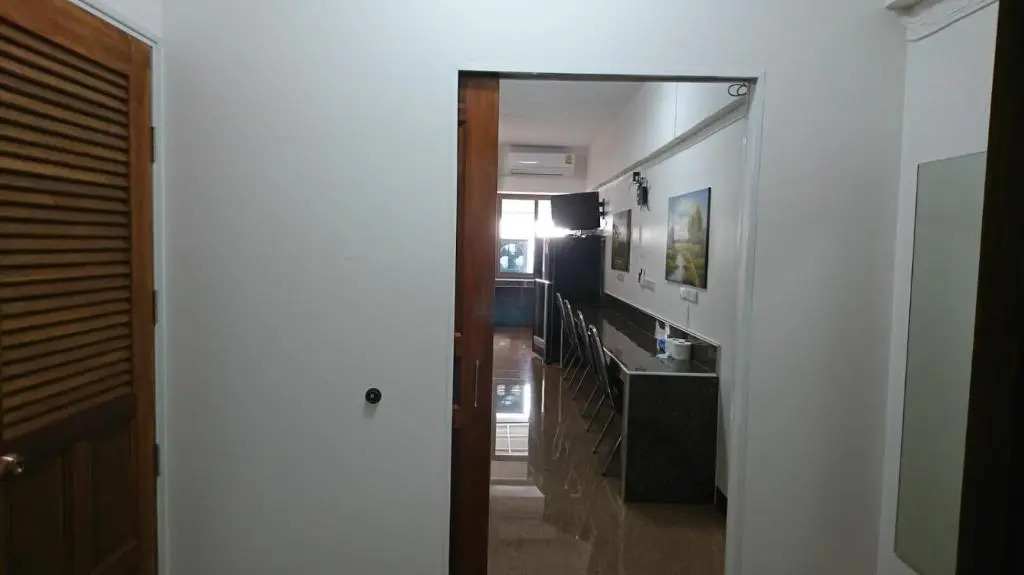 18floor apartment with 2 bedrooms