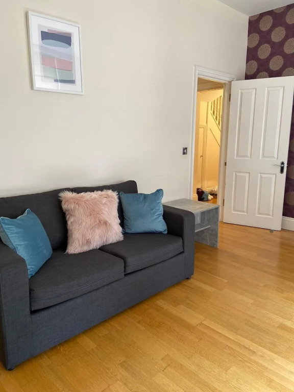 Monthly, Short, Stays 2-bed Apartment in Reading