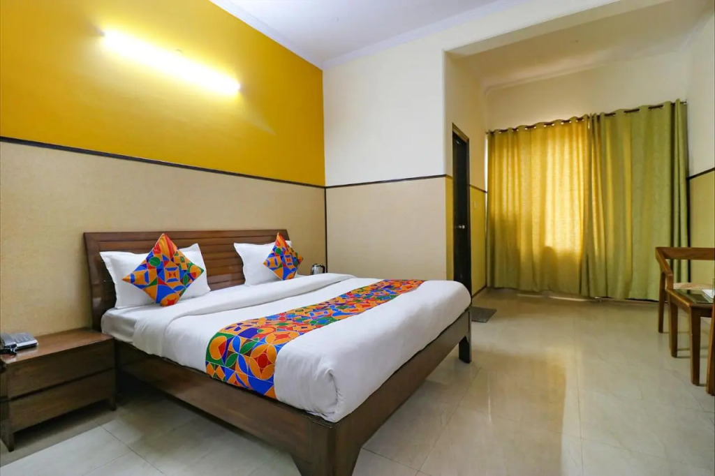 FabHotel Elite Peak