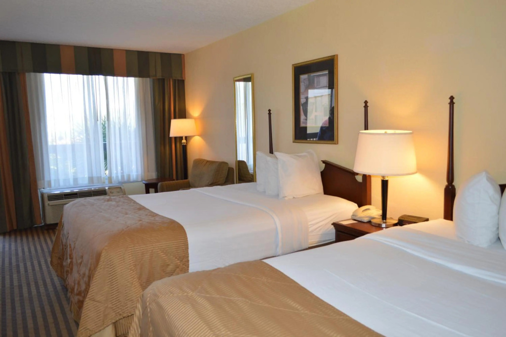 Opal Hotel & Suites