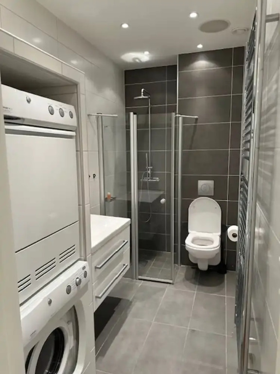 Luxury Apartment in City Hotspot