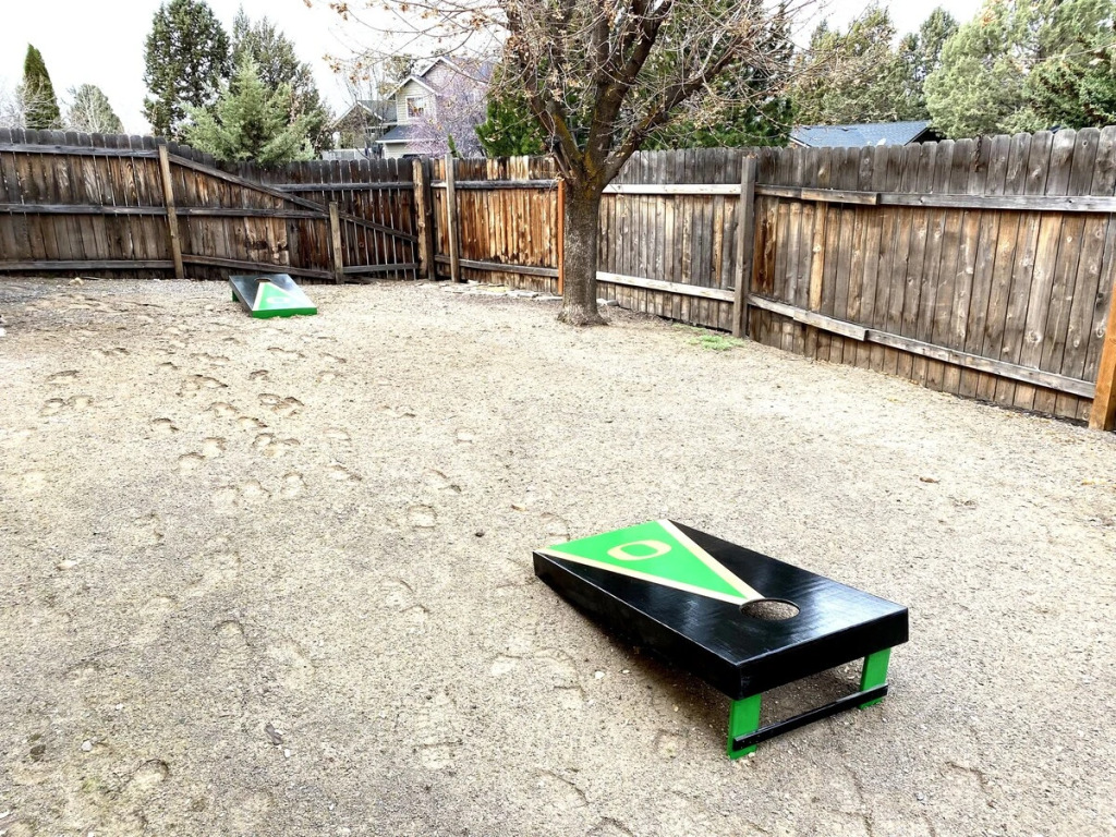 Backyard Oasis Close to Town Fast Wi-fi Quiet