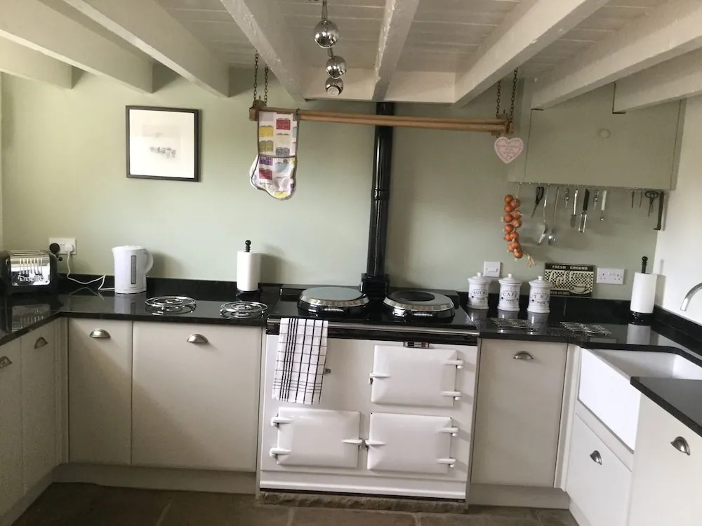 Impeccable Cottage Suitable for 2 Adults & 1 Child