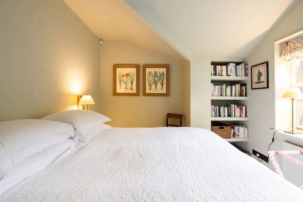 London Living 3 Bedroom Home in Chelsea