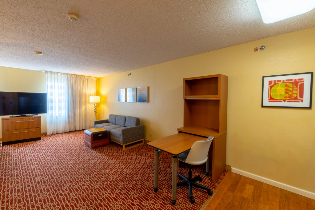 Candlewood Suites Bedford - Fort Worth by IHG