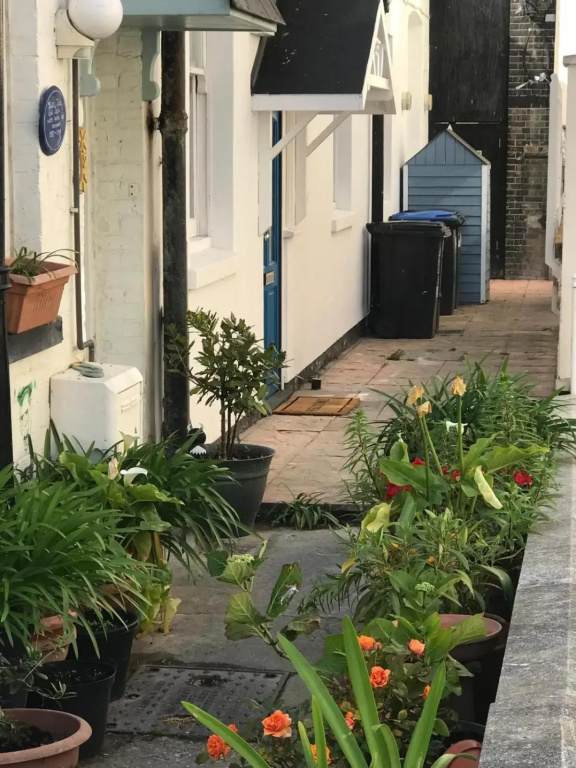 Beachside Mews