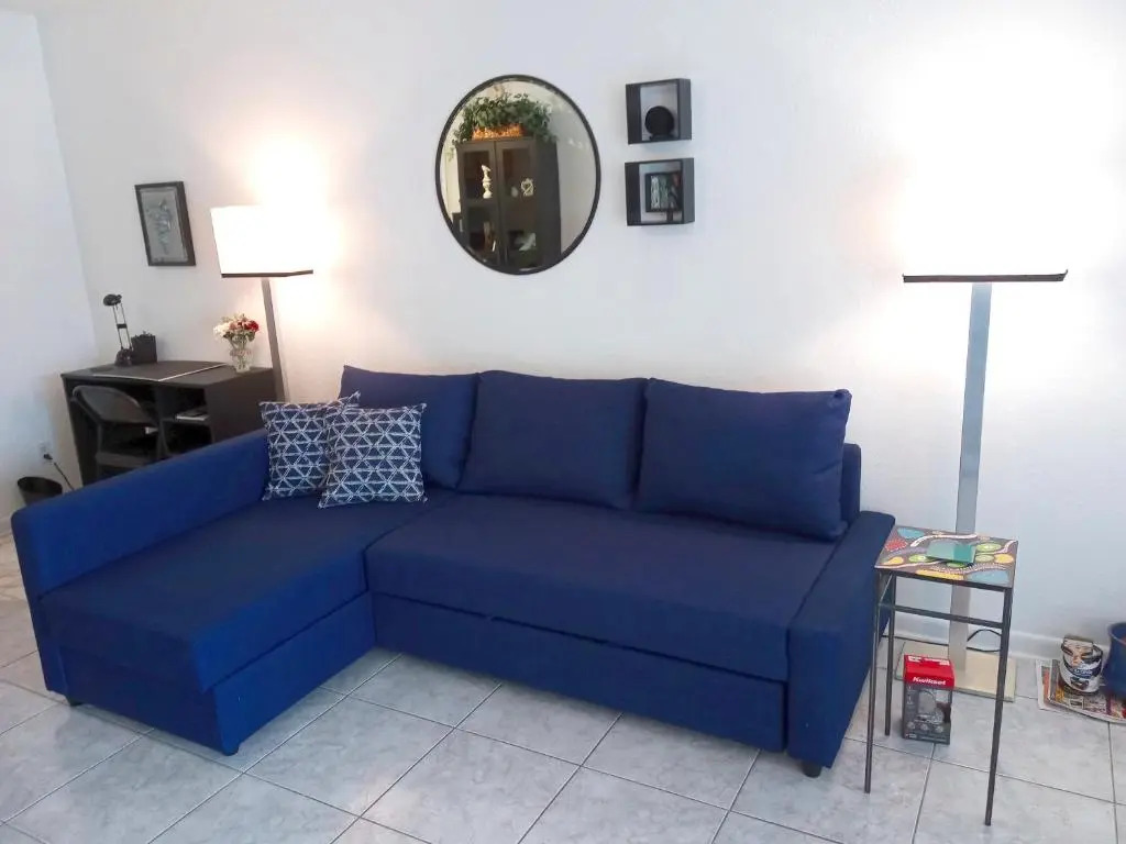 Private designer 8 room art getaway 2 Br-2Ba Full Kitchen Barbecue Patio 2min to beach