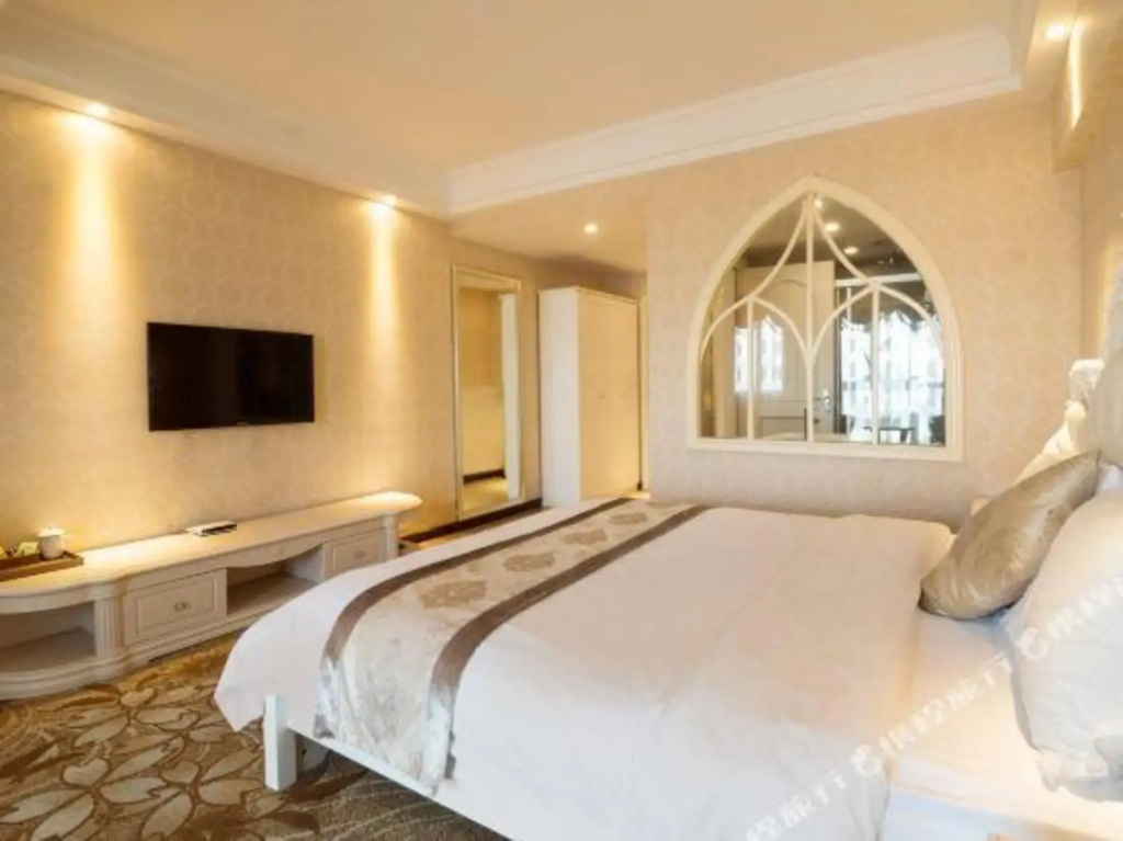 Pixian Milan Fashion Hotel