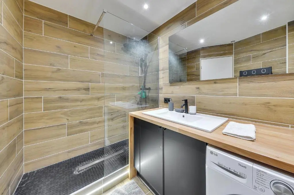 Chic apart with parking and balcony