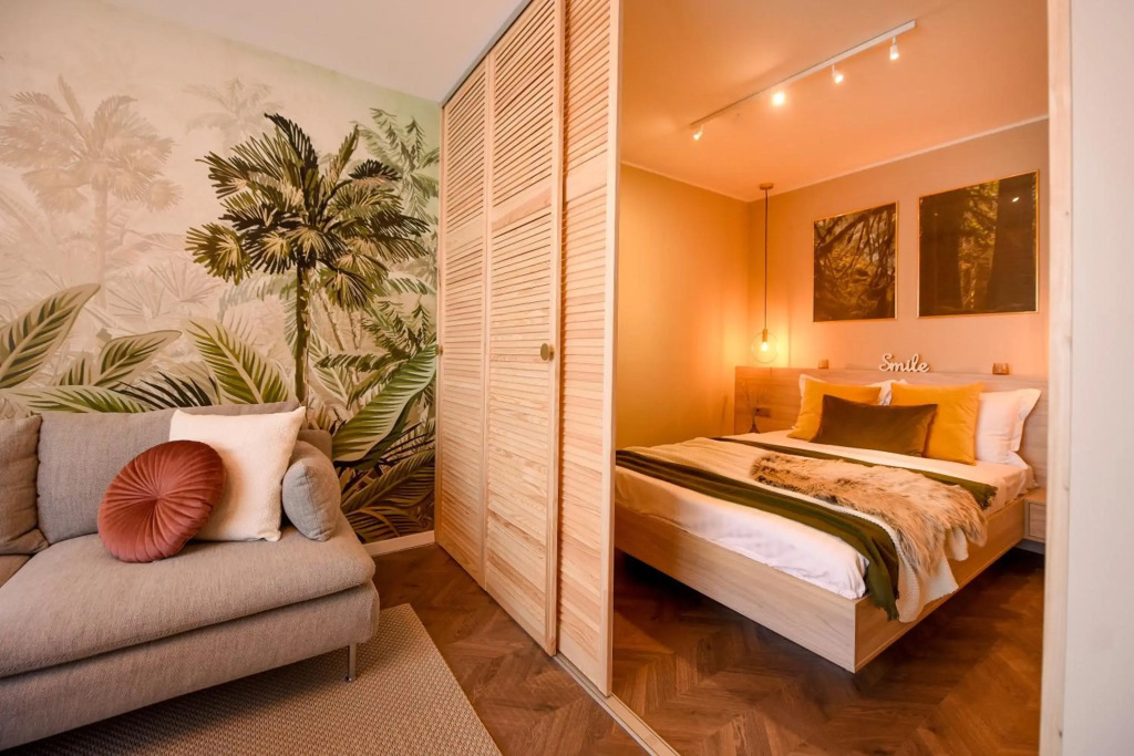 TROPICAL FEEL. 2BR Apt at Sala Palatului