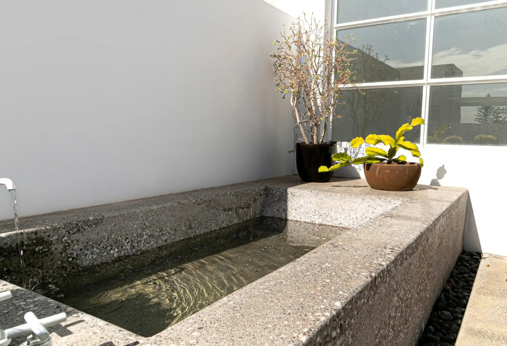 Luxury modernist design townhouse with garden