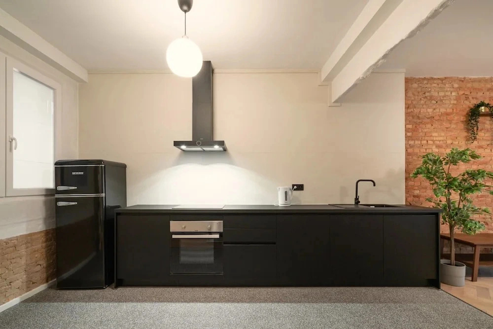 3BR Apartment - Central Station Area