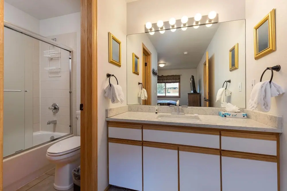 113 Cinnamon Ridge 2 Bedroom Condo by RedAwning