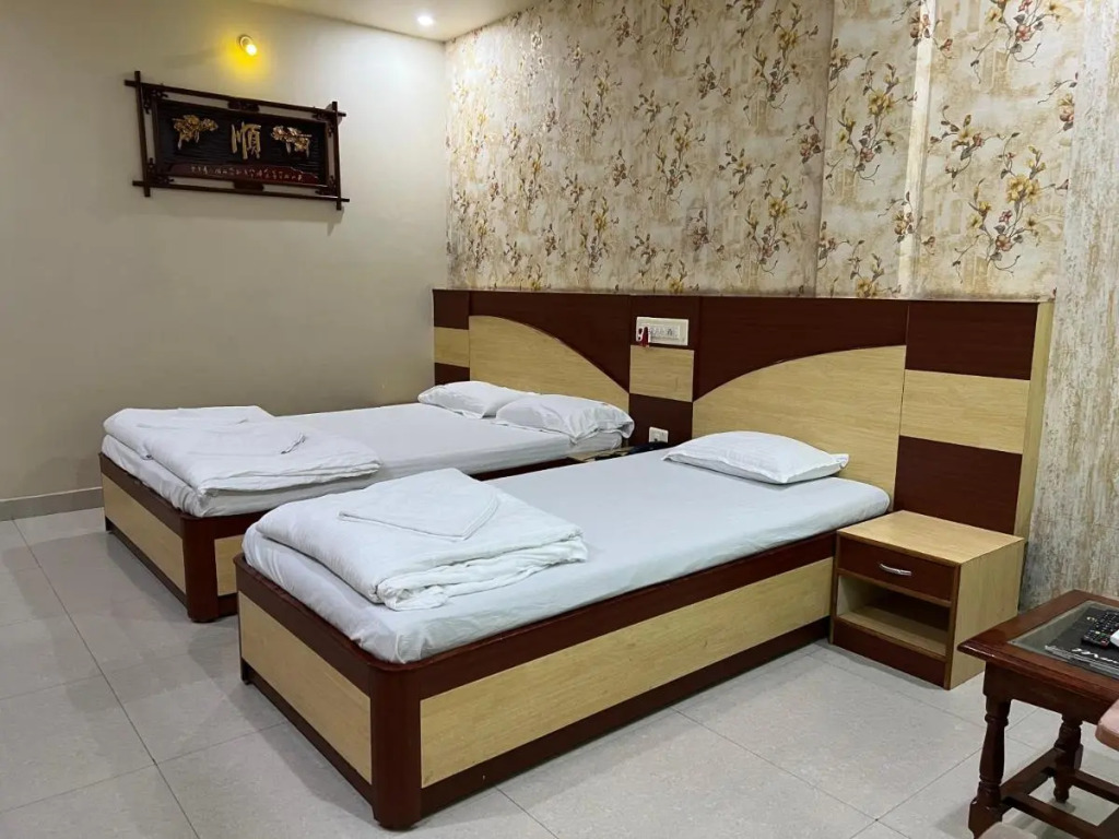 Hotel Lee Garden Near to Blue Flag Beach 500 Mtrs