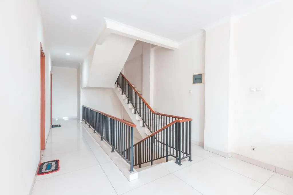 RedDoorz near Hive Bekasi Harapan Indah