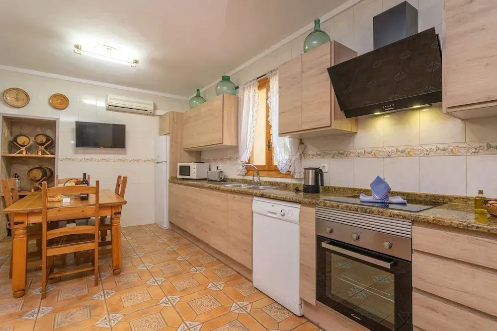 Ca Sa Nina in Inca With 3 Bedrooms and 4 Bathrooms