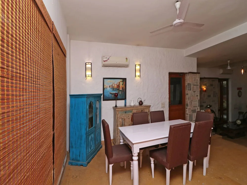 OYO 14104 Pearl Villa's