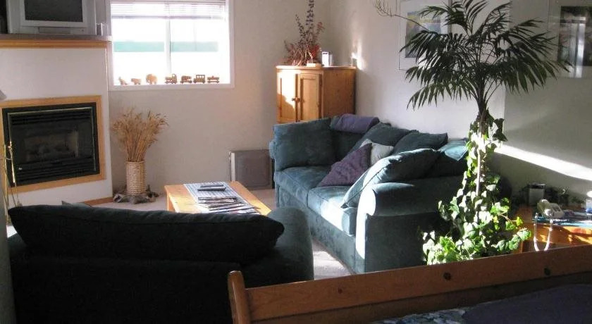 Avens ReNaissance B&B