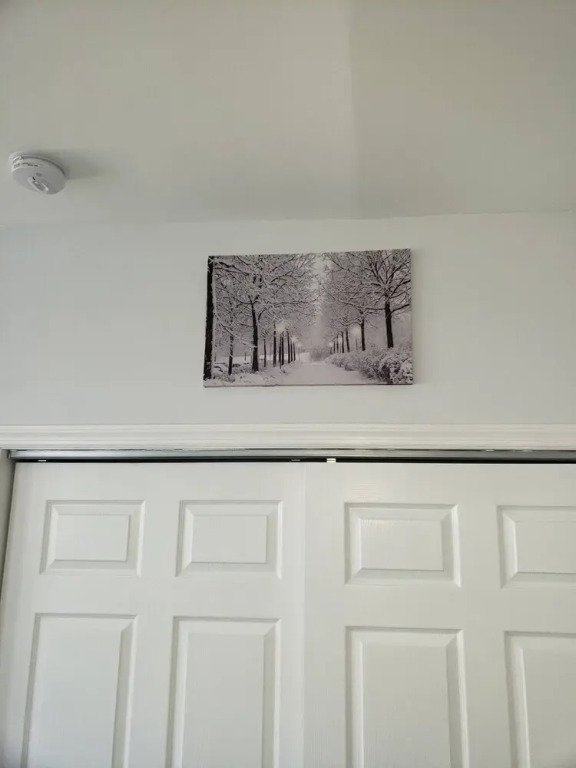 Lovely 3 Bedroom Apt With Parking On Premises