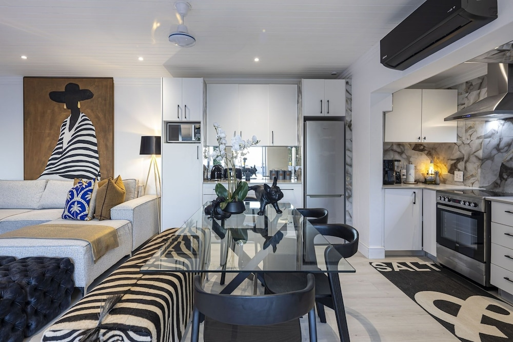 Clifton YOLO Spaces - Clifton Petite Villa