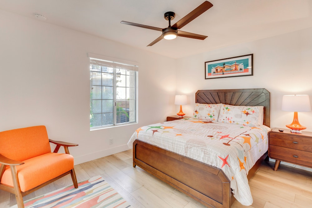 Patio & Pool Access! Mtn-view Palm Springs Escape