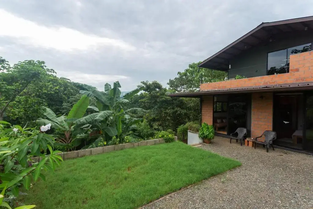 Casa Melina Torio Cozy upscale 2bd jungle House