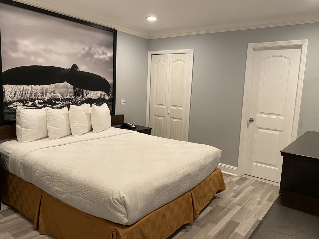 Aura Inn Monterey
