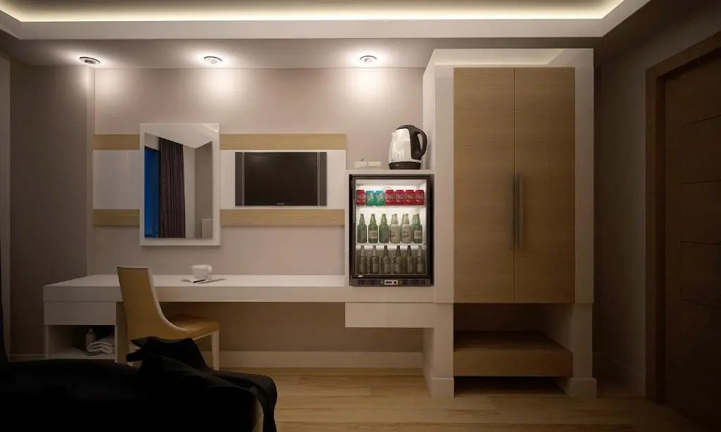 Amore Hotel Teki̇rova