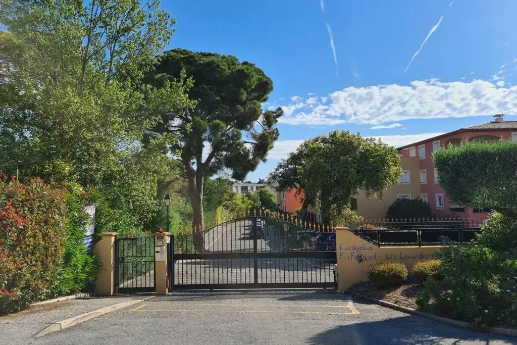 Appartement climatisé les Lavandiers 6 personnes piscines