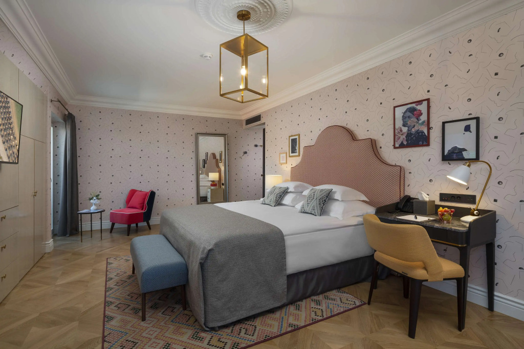 Hotel Capital