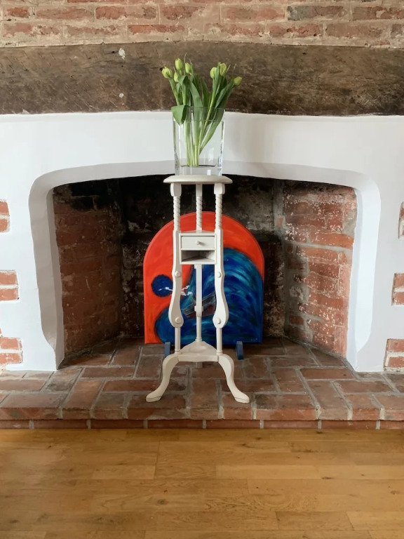 Rooms at no Three, Chameleon House