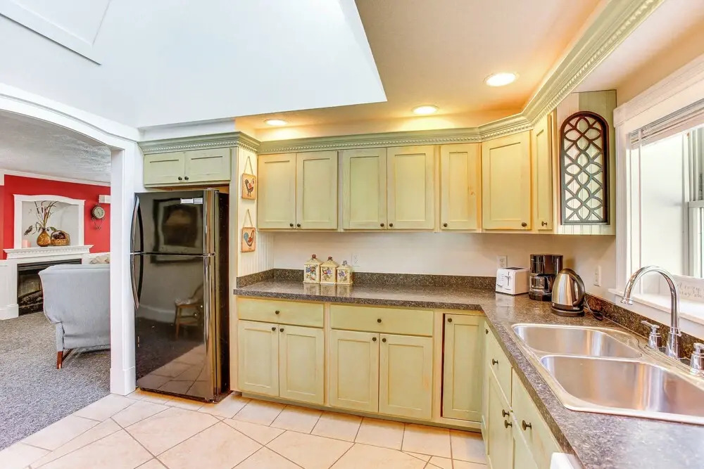 Relax Fireside! Frankfort Apt Near Dtwn & Beaches