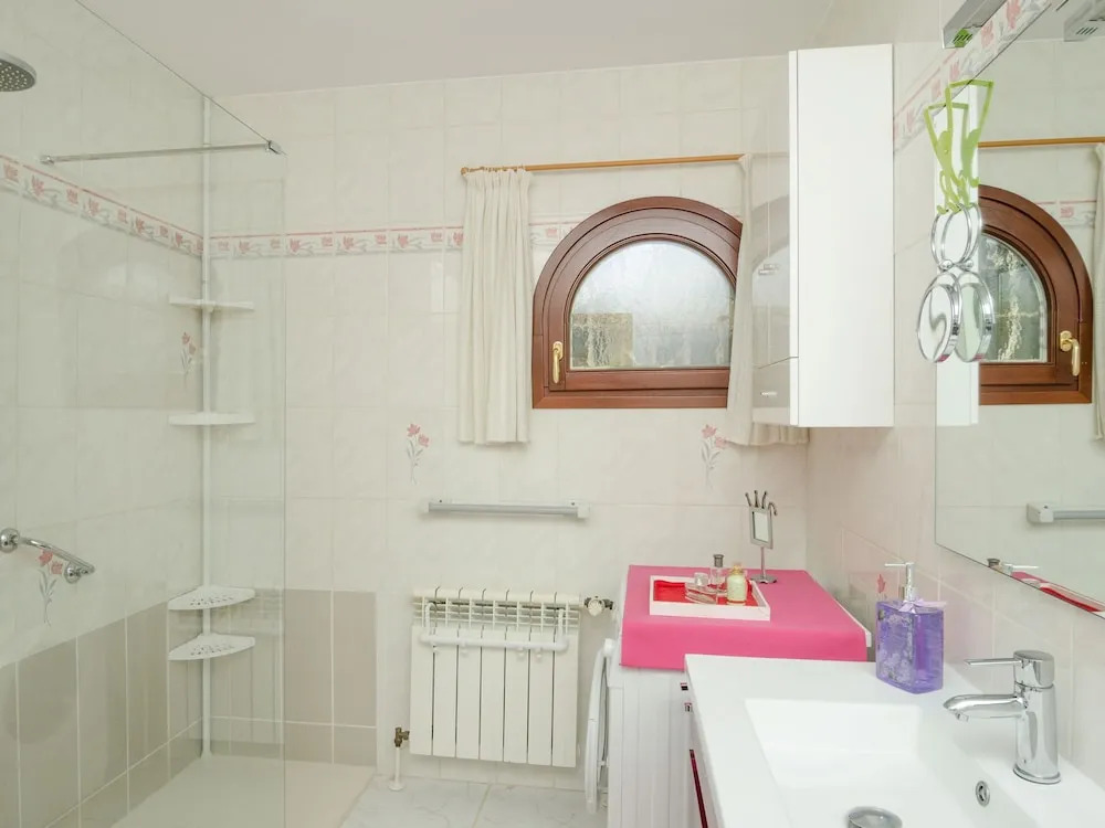 Gorgeous Villa With Private Pool and Near Golf Course and Beach