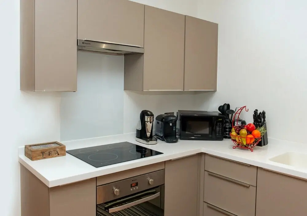 Select Serviced Accommodation - Summit House