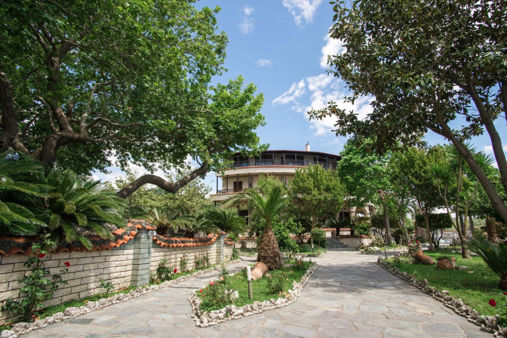 Nepheli Hotel