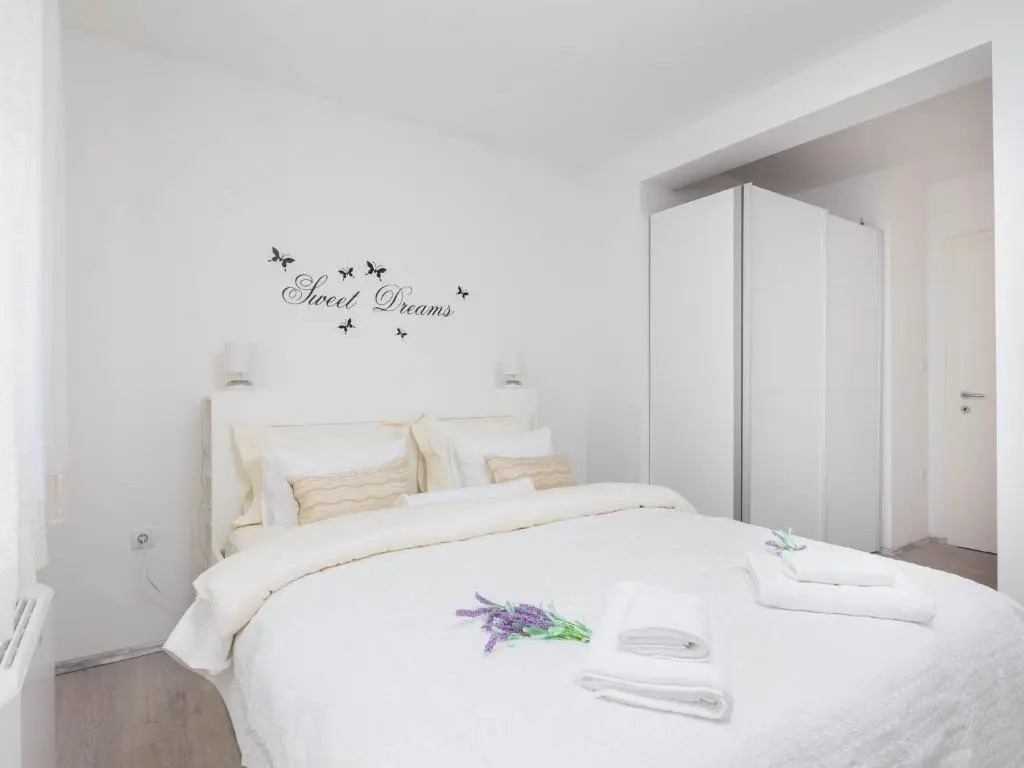 Apartment Lana ST