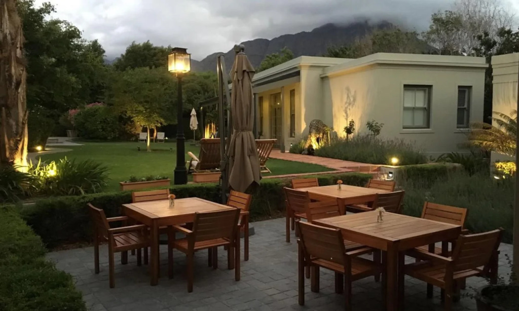 Avondrood Guest House by The Oyster Collection